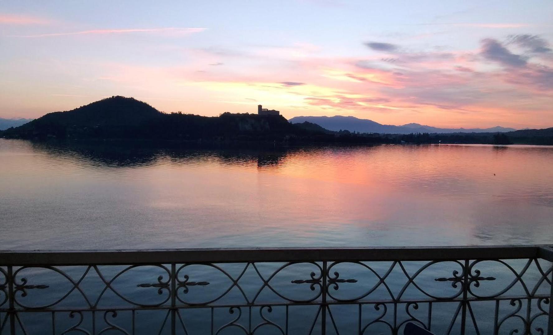 Fwl Romance On The Lake - Panorama Arona Bagian luar foto