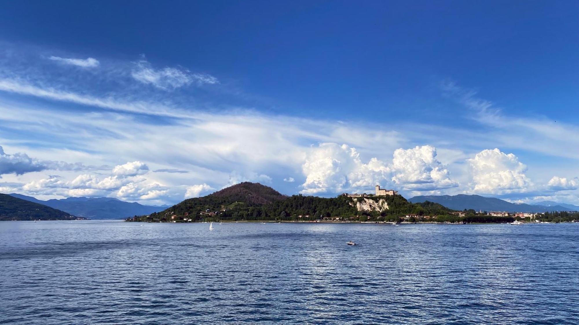 Fwl Romance On The Lake - Panorama Arona Bagian luar foto