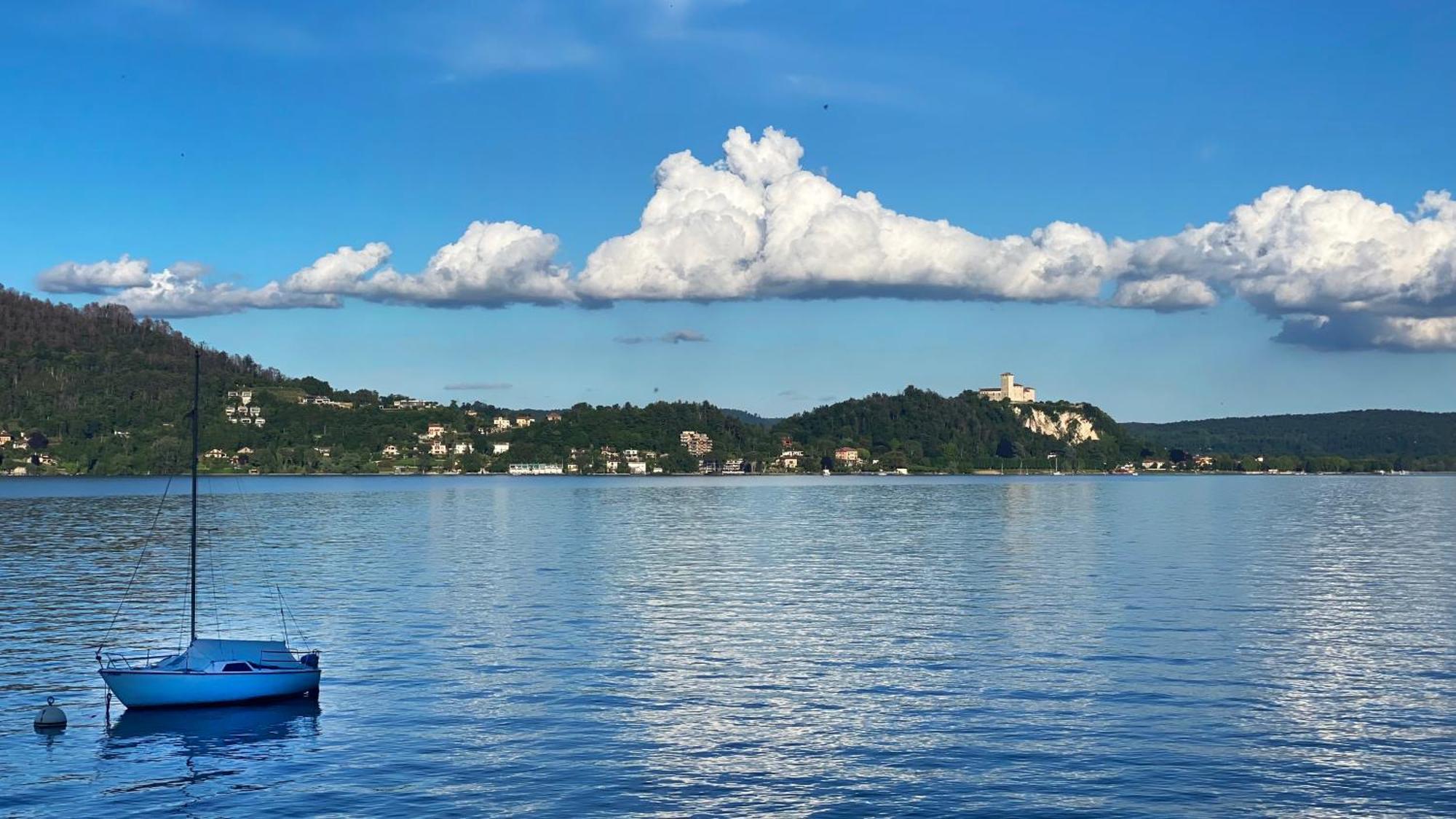 Fwl Romance On The Lake - Panorama Arona Bagian luar foto